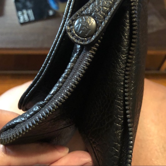 BCBG clutch - Picture 5 of 7